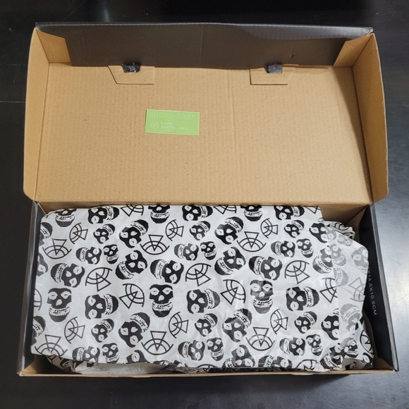 Misfits x Strangecvlt Horror Business Flat - Picture 6 of 11